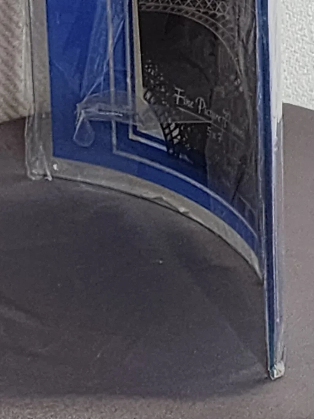E.D.A. International Curved Glass Vertical 5